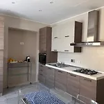 アパート - A Due Passi *