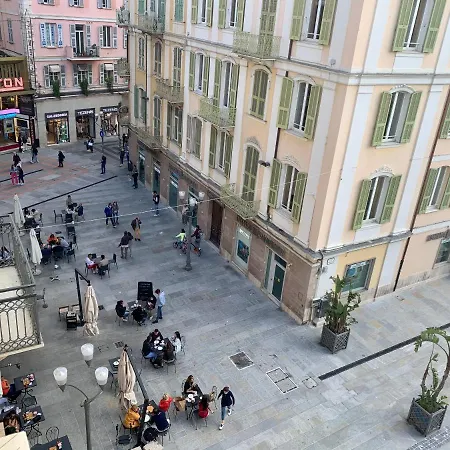 - A Due Passi * Sanremo